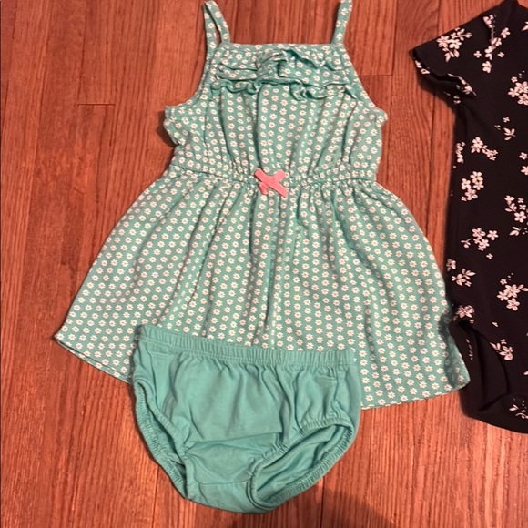 Assorted Dresses and Shorts Mostly Carters - Picture 6 of 13